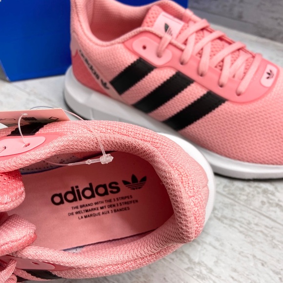 Adidas Swift Run RF running shoes - Picture 9 of 16